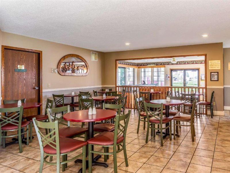 סיינט איגנס Quality Inn Lakefront מראה חיצוני תמונה