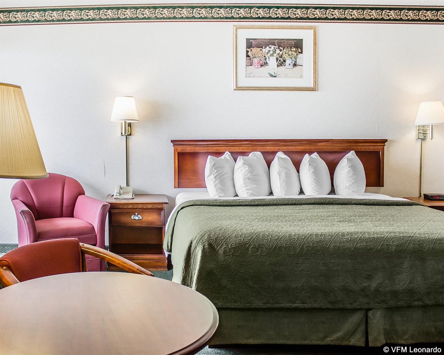 סיינט איגנס Quality Inn Lakefront מראה חיצוני תמונה