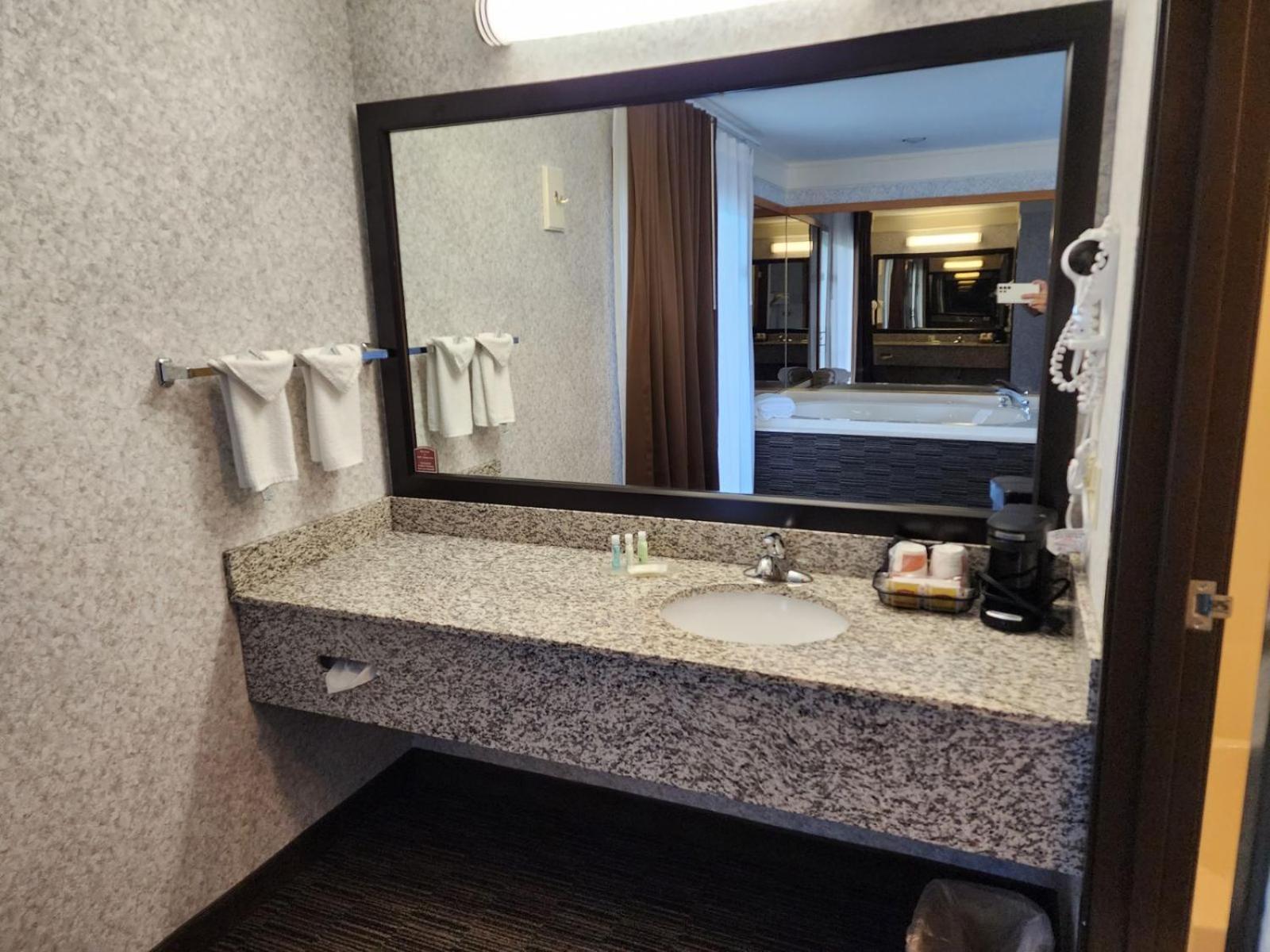 סיינט איגנס Quality Inn Lakefront מראה חיצוני תמונה