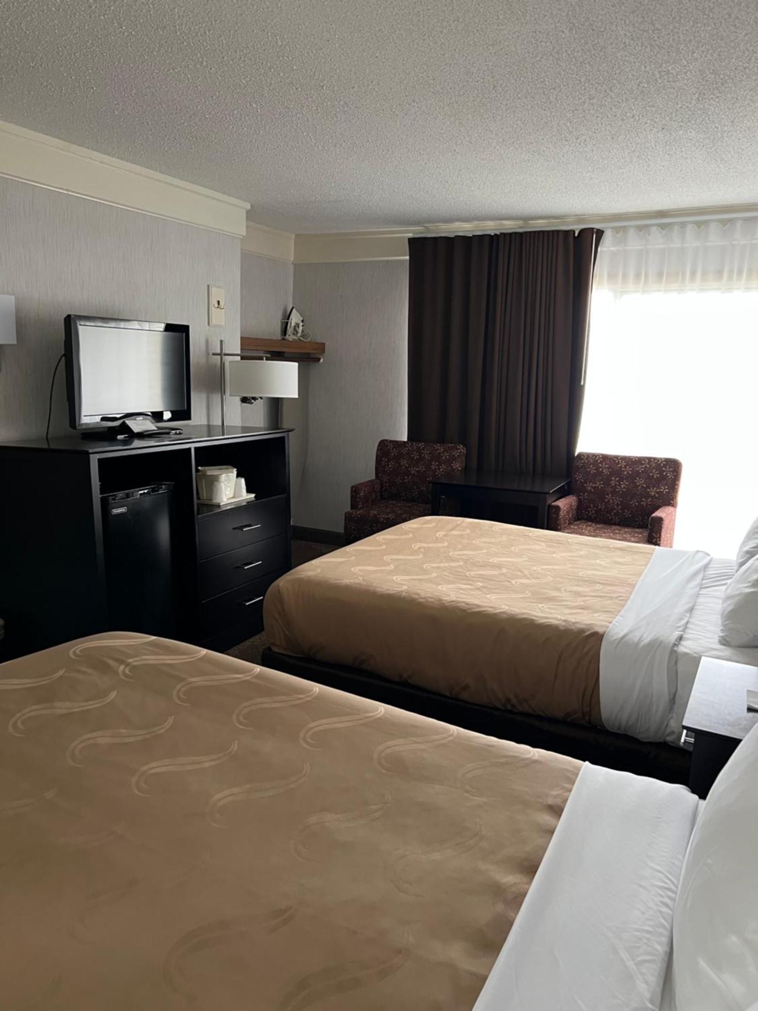 סיינט איגנס Quality Inn Lakefront מראה חיצוני תמונה