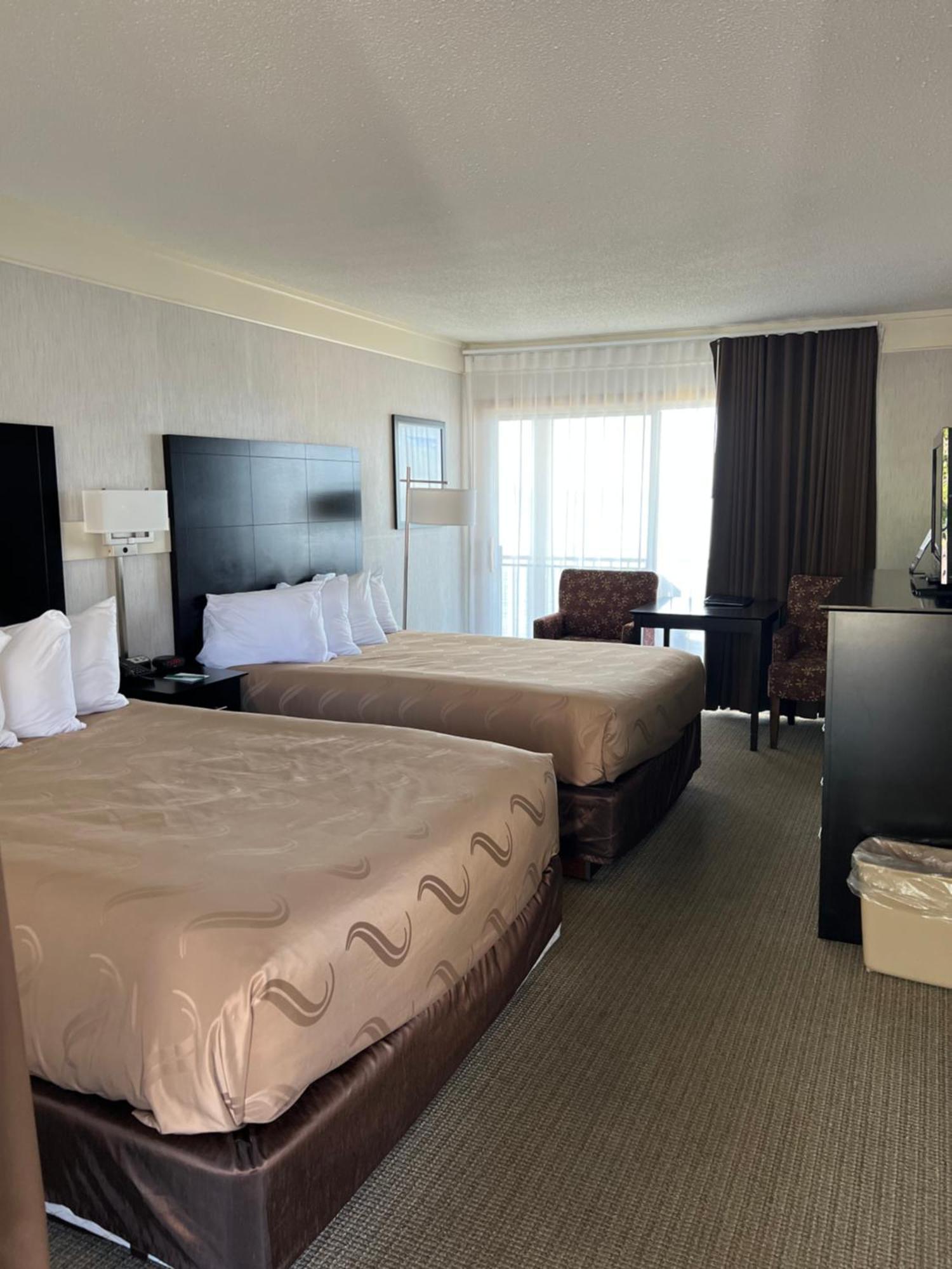 סיינט איגנס Quality Inn Lakefront מראה חיצוני תמונה